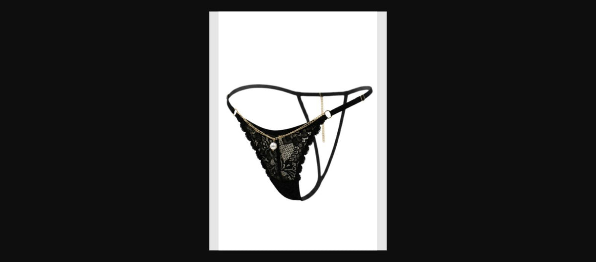 String noir en dentelle bijou et chaîne dorée